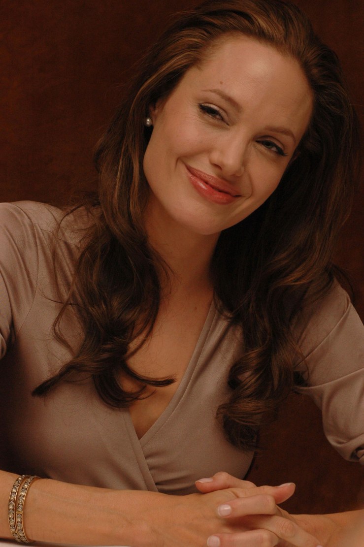 >Angelina Jolie