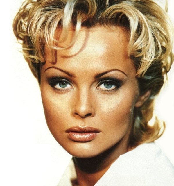 Izabella Scorupco - Wallpaper