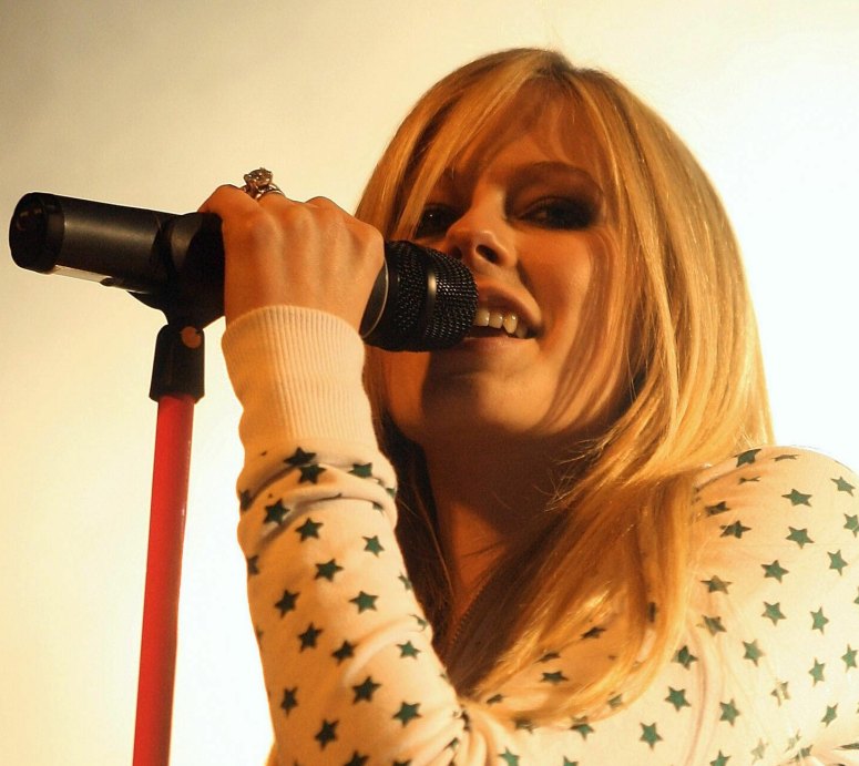 >Avril Lavigne