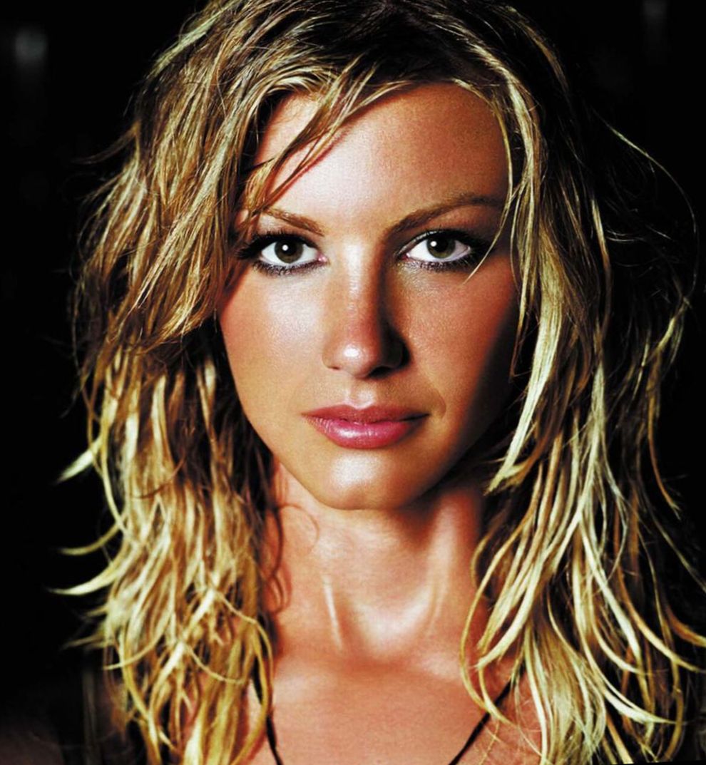 >Faith Hill