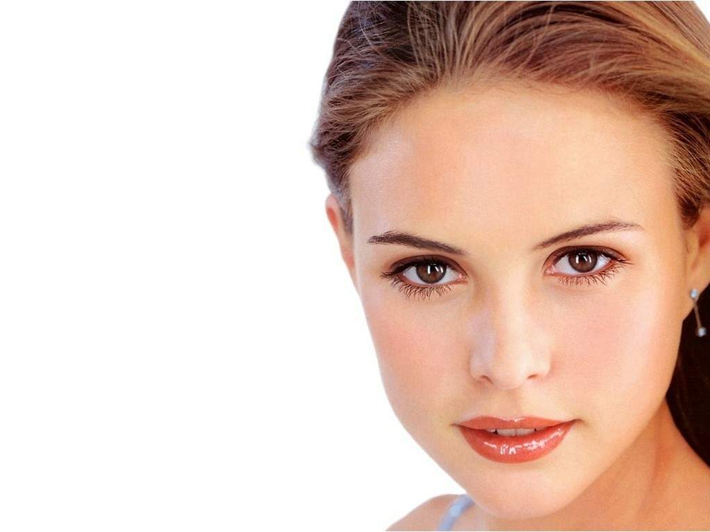 >Josie Maran