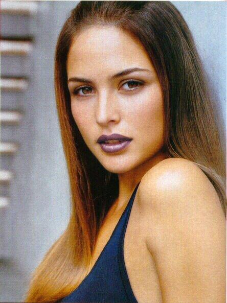 >Josie Maran