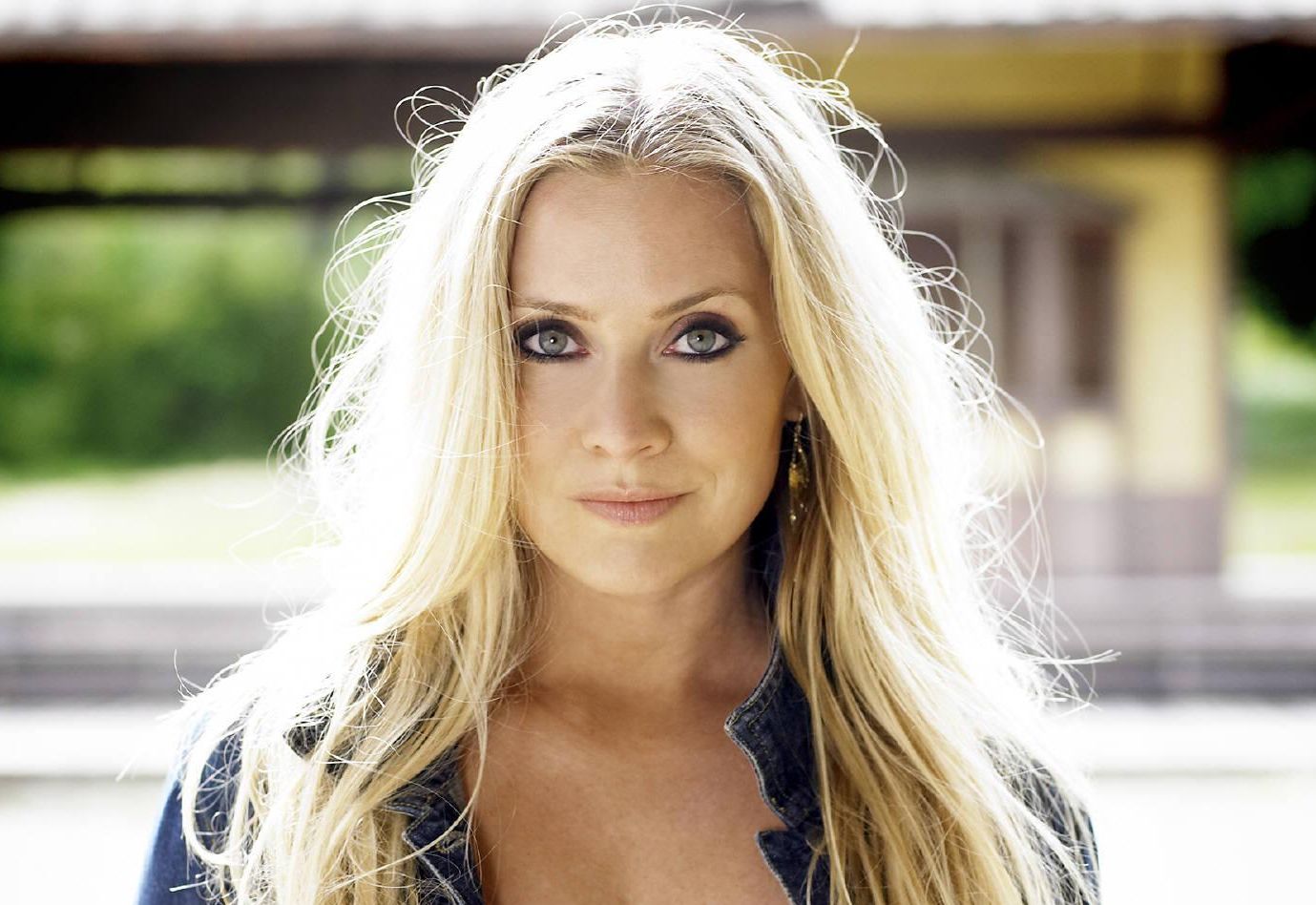 >Emily Procter
