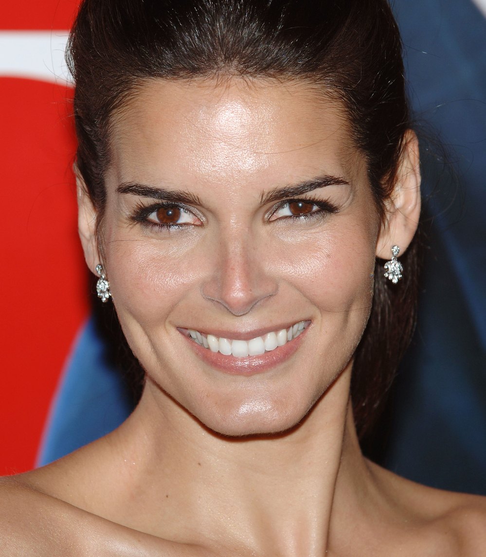 >Angie Harmon