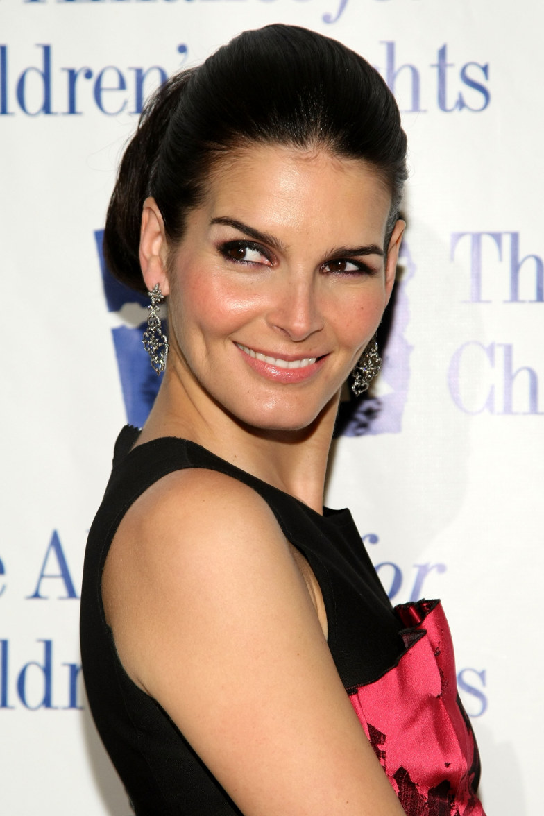 >Angie Harmon