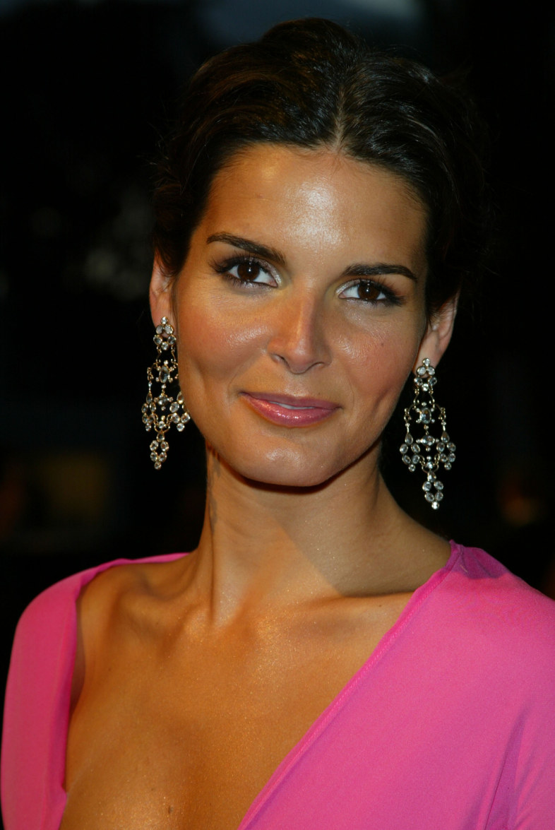 >Angie Harmon