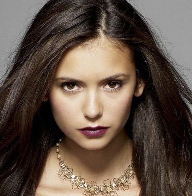 >Nina Dobrev