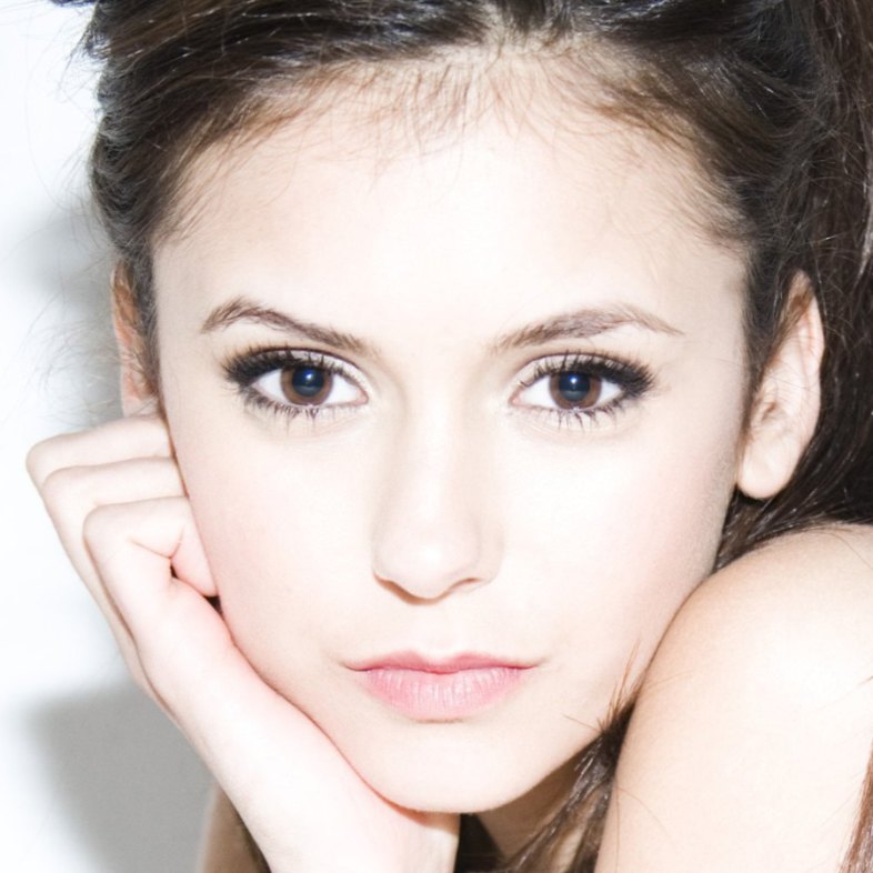 >Nina Dobrev