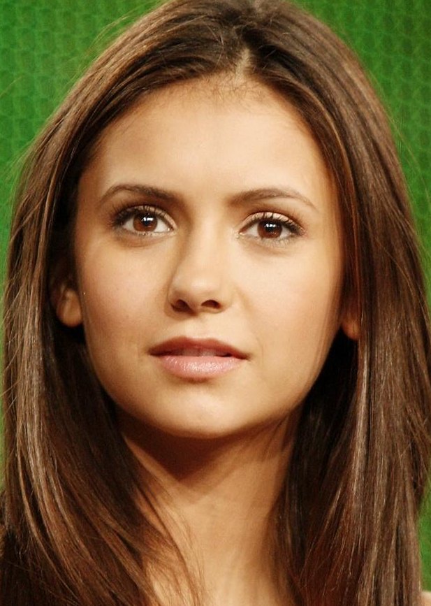>Nina Dobrev