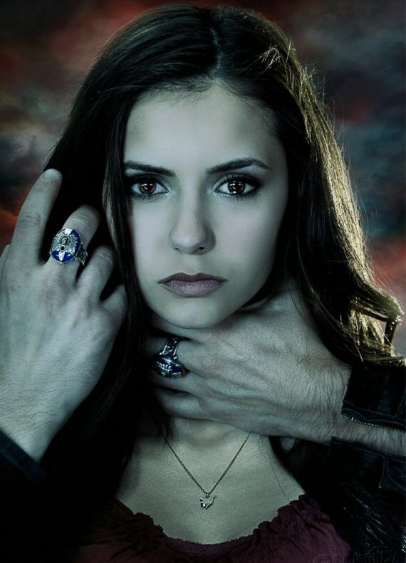 >Nina Dobrev