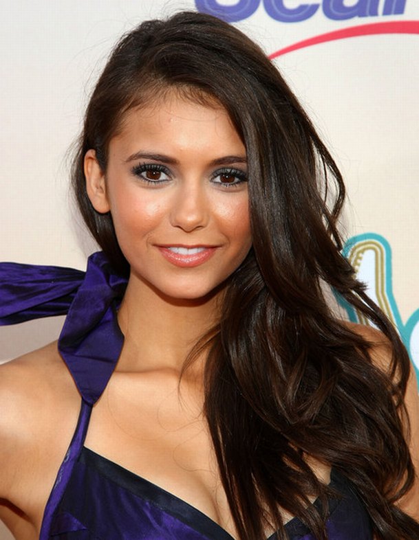 >Nina Dobrev