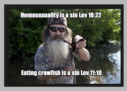 Picture of Duck Dynasty Patriarch holding a crawfish:  