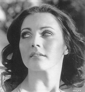 >Lynda Carter