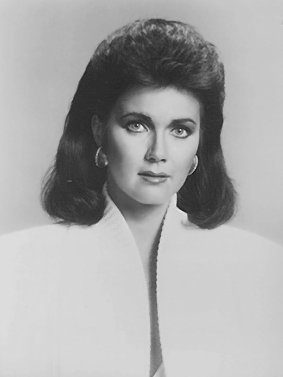 >Lynda Carter