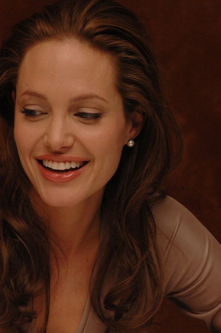 >Angelina Jolie