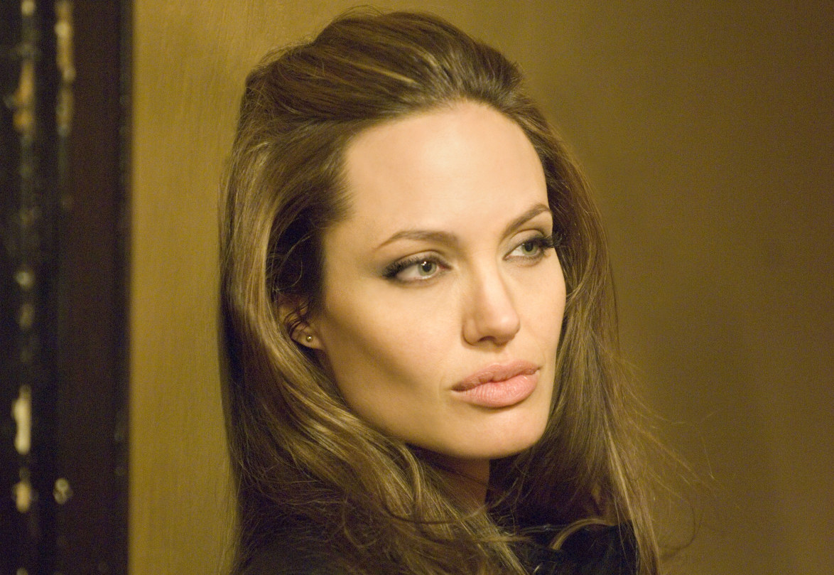 >Angelina Jolie