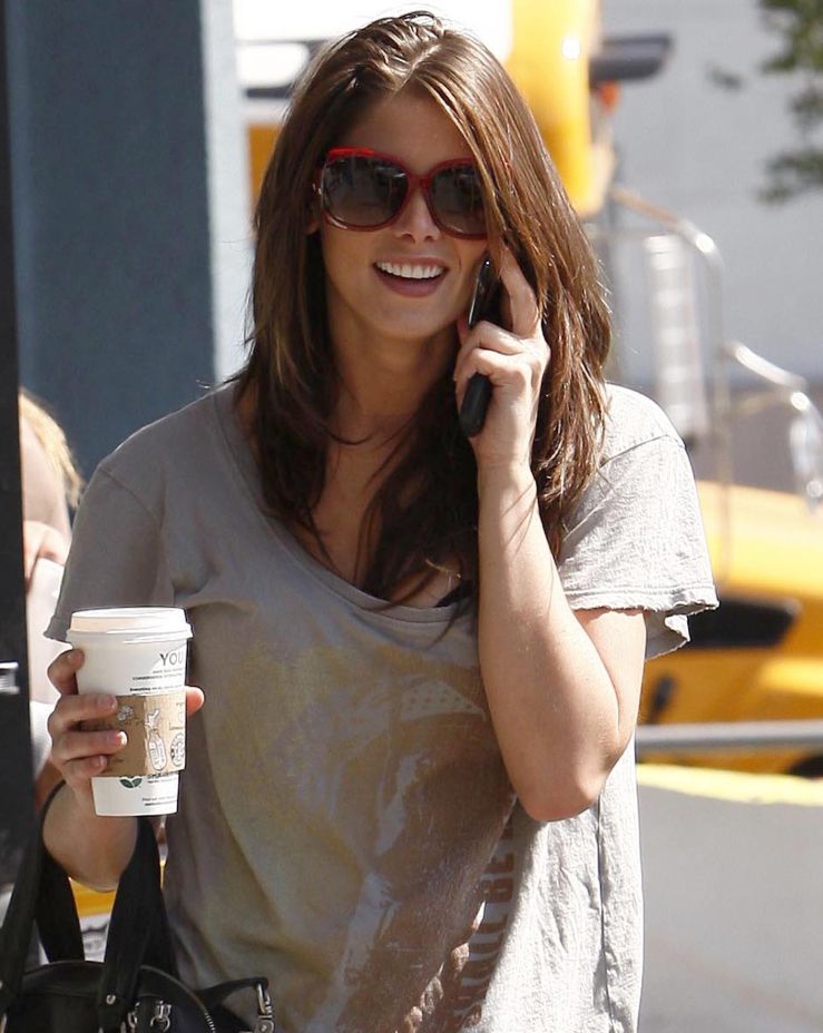 >Ashley Greene