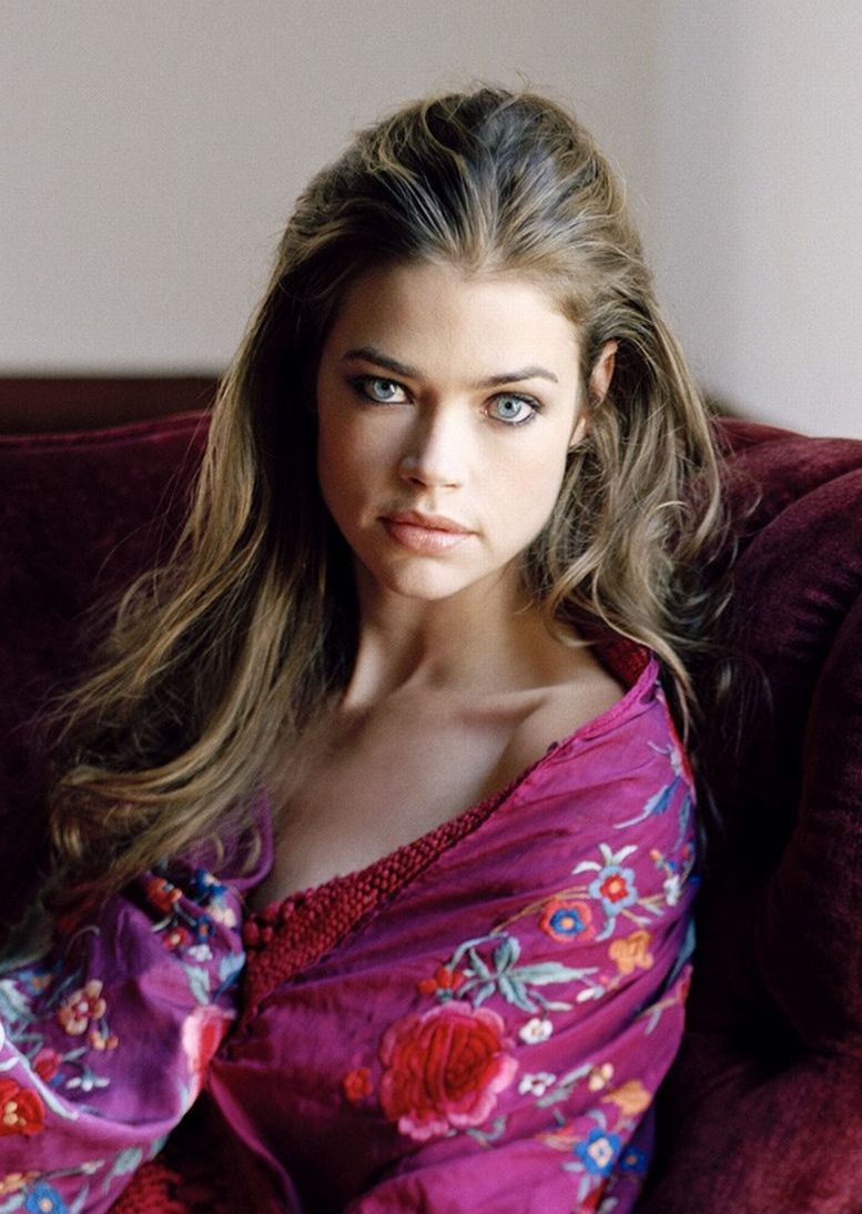 >Denise Richards