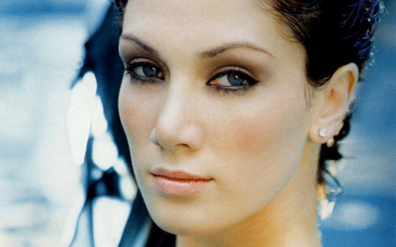 >Delta Goodrem