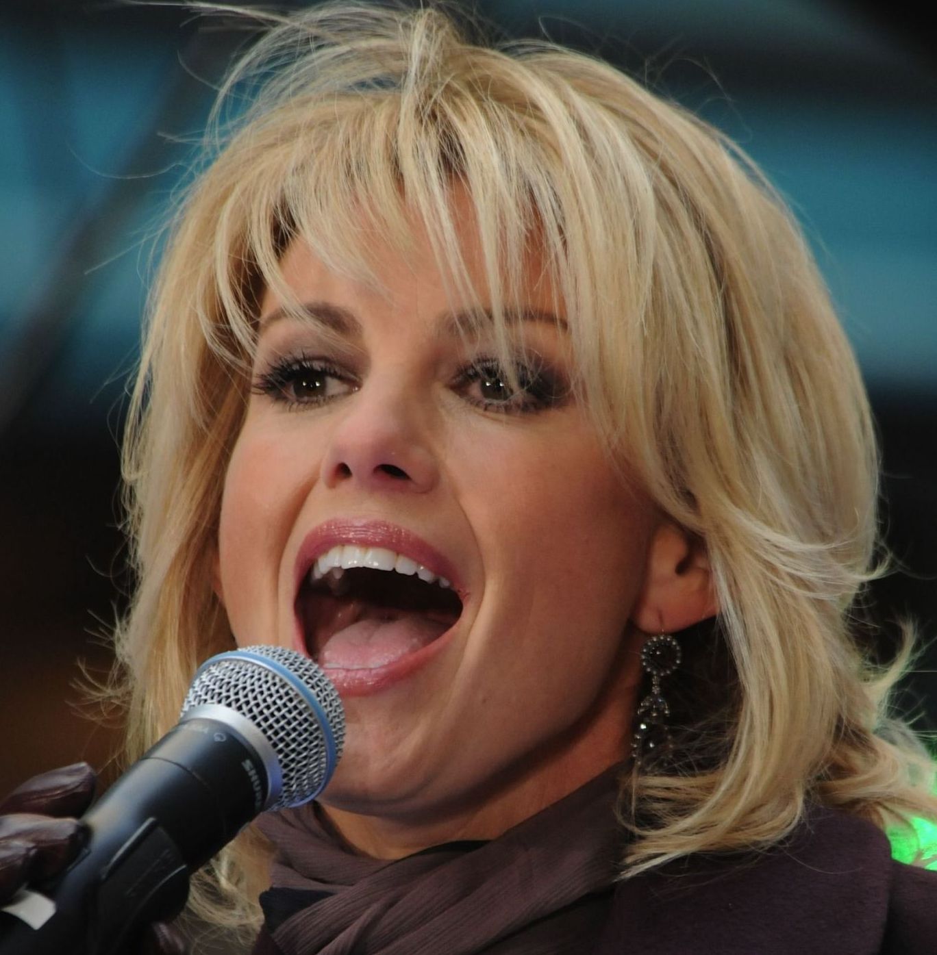 >Faith Hill
