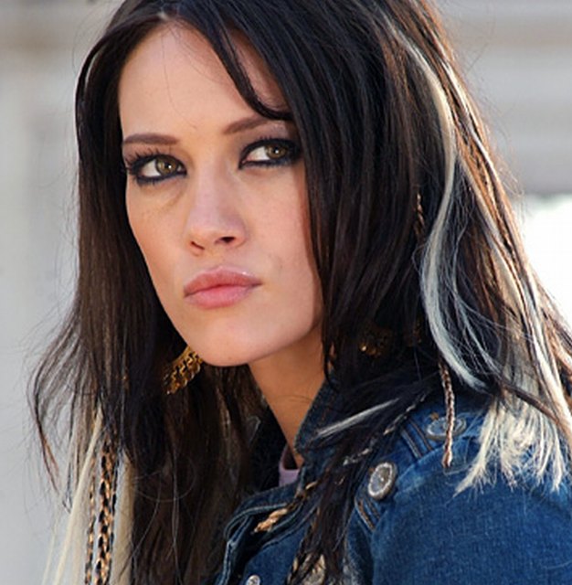 >Hilary Duff