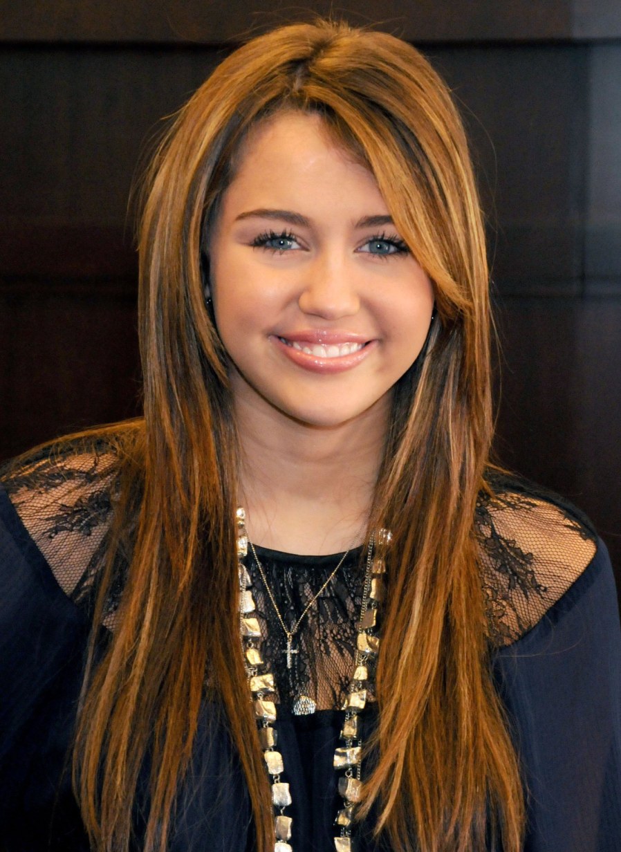 >Miley Cyrus