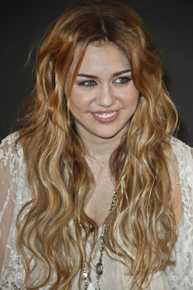 >Miley Cyrus