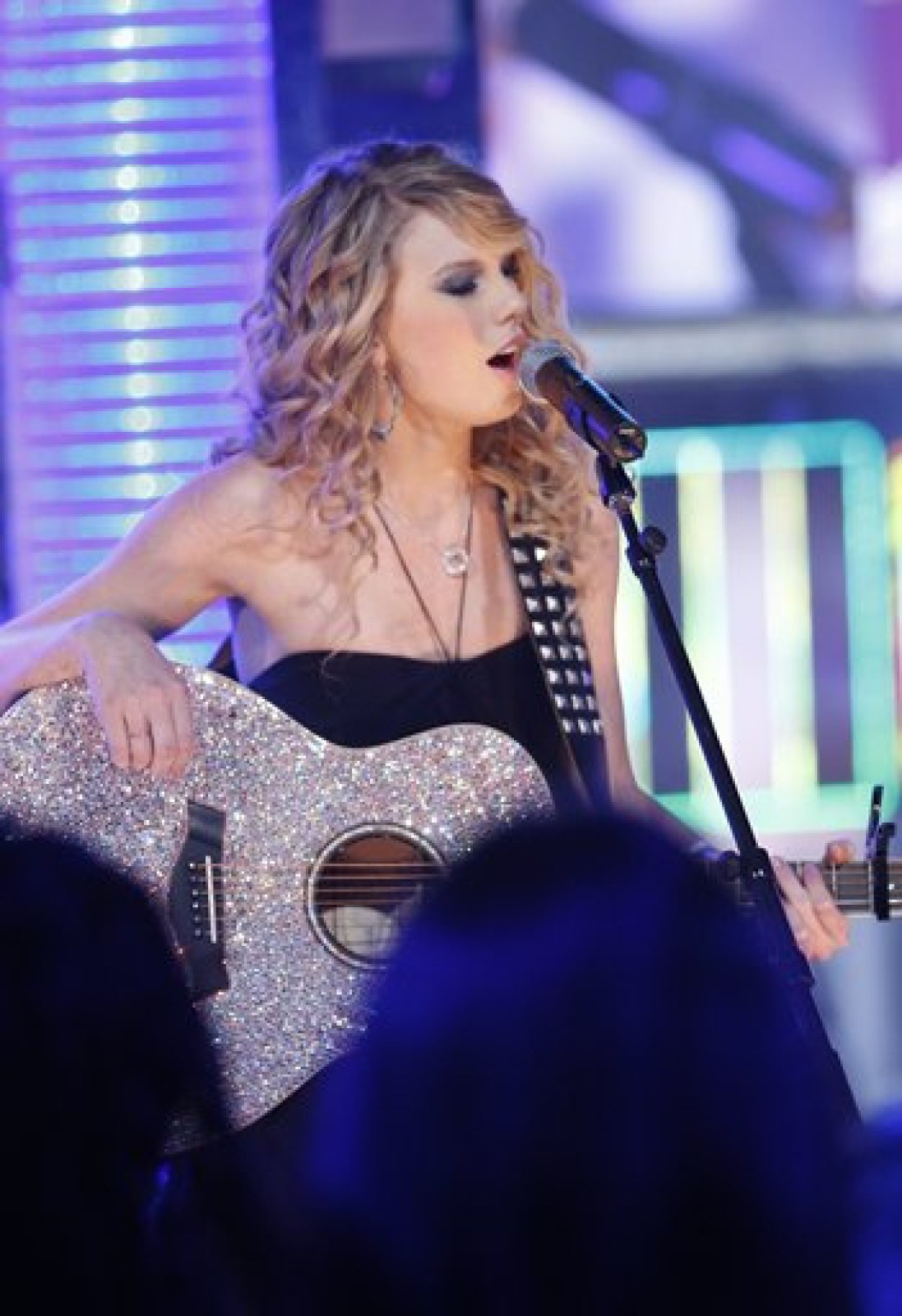 >Taylor Swift
