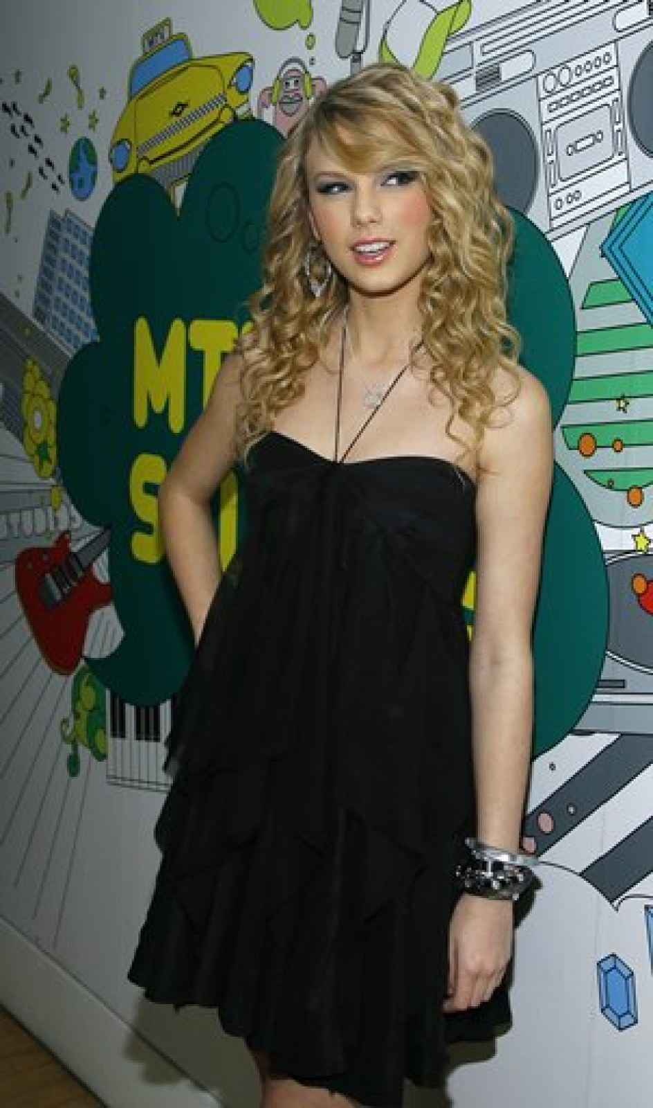 >Taylor Swift