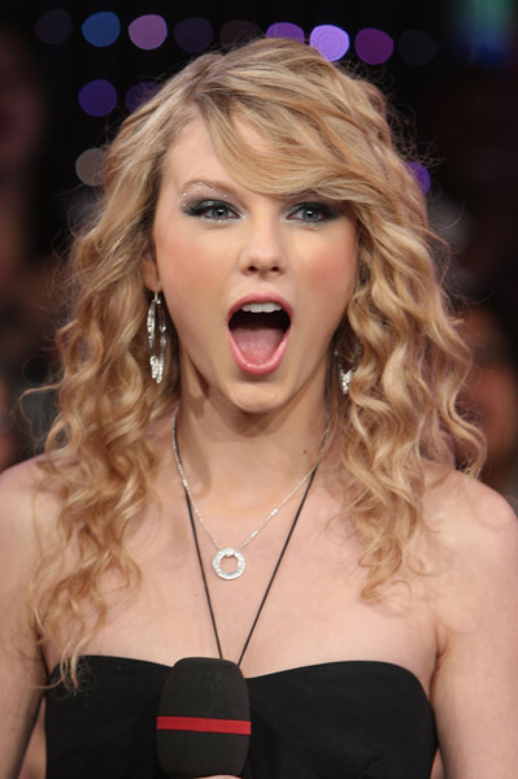 >Taylor Swift