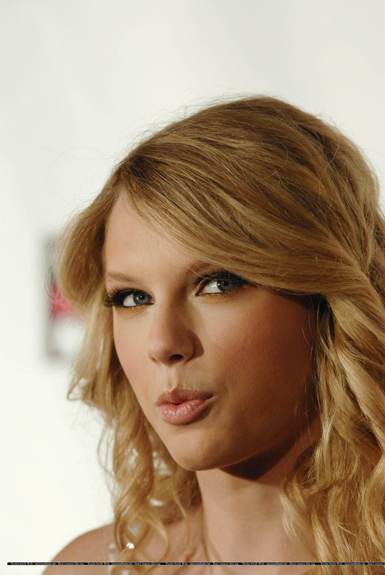 >Taylor Swift