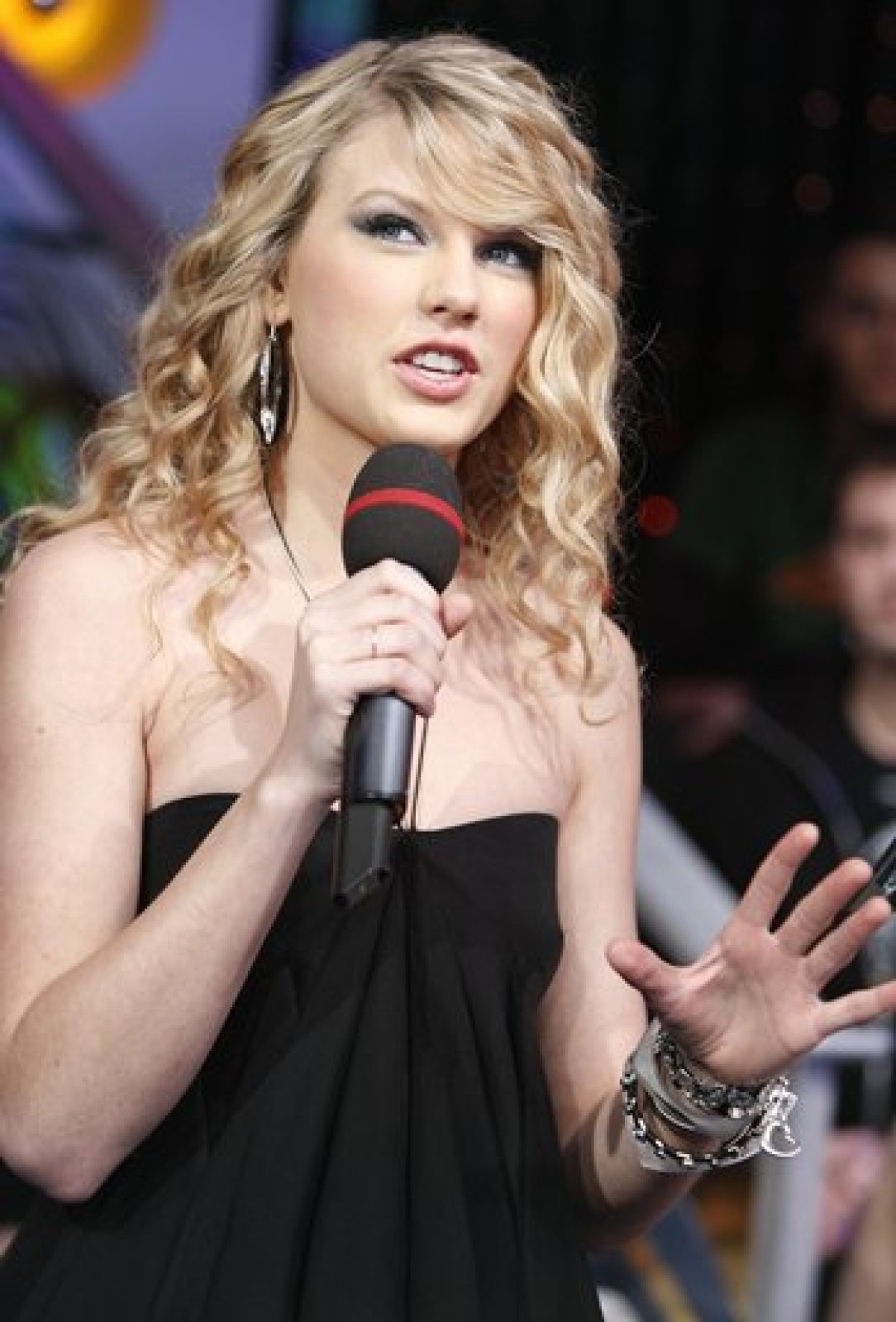 >Taylor Swift