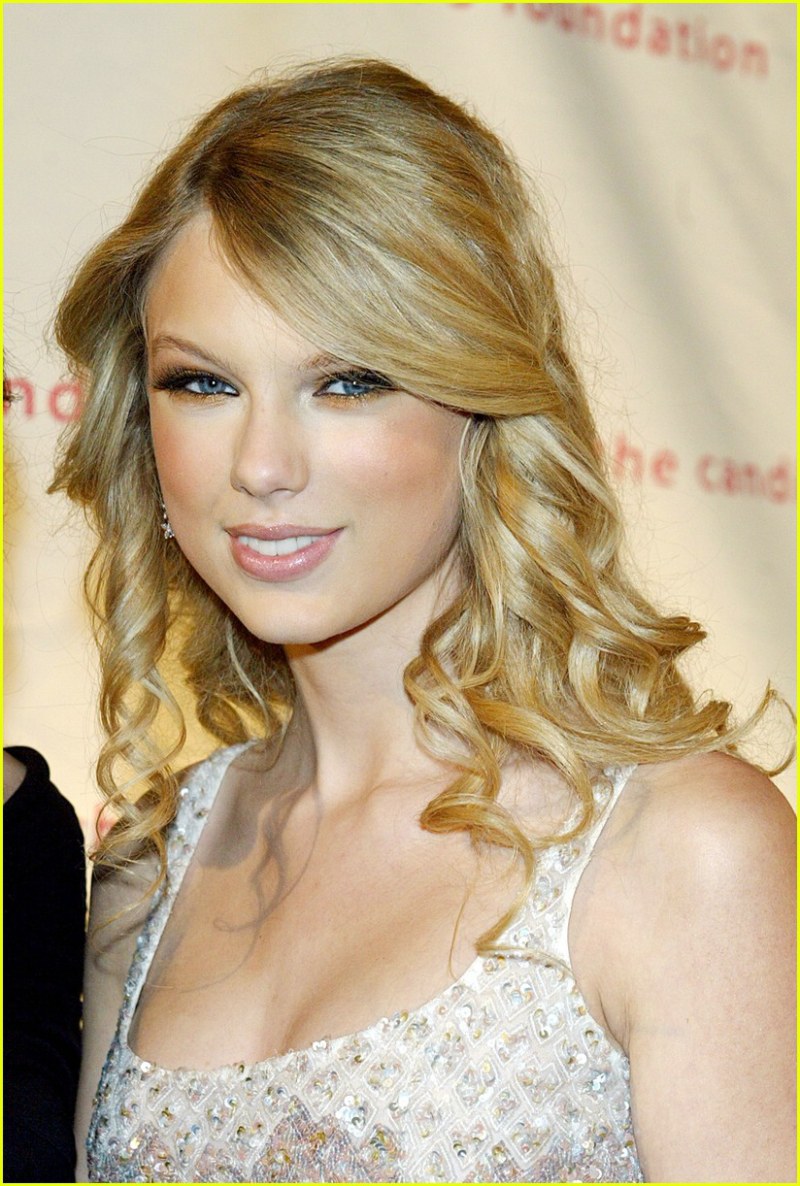 >Taylor Swift