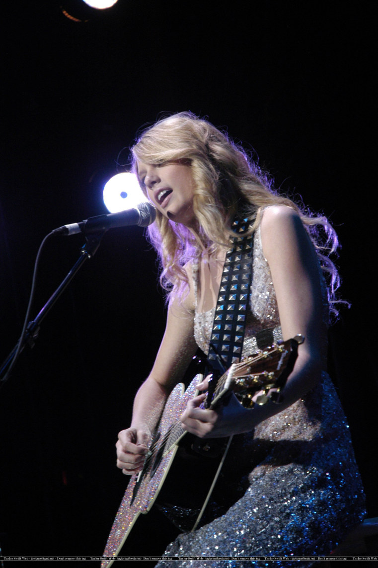 >Taylor Swift