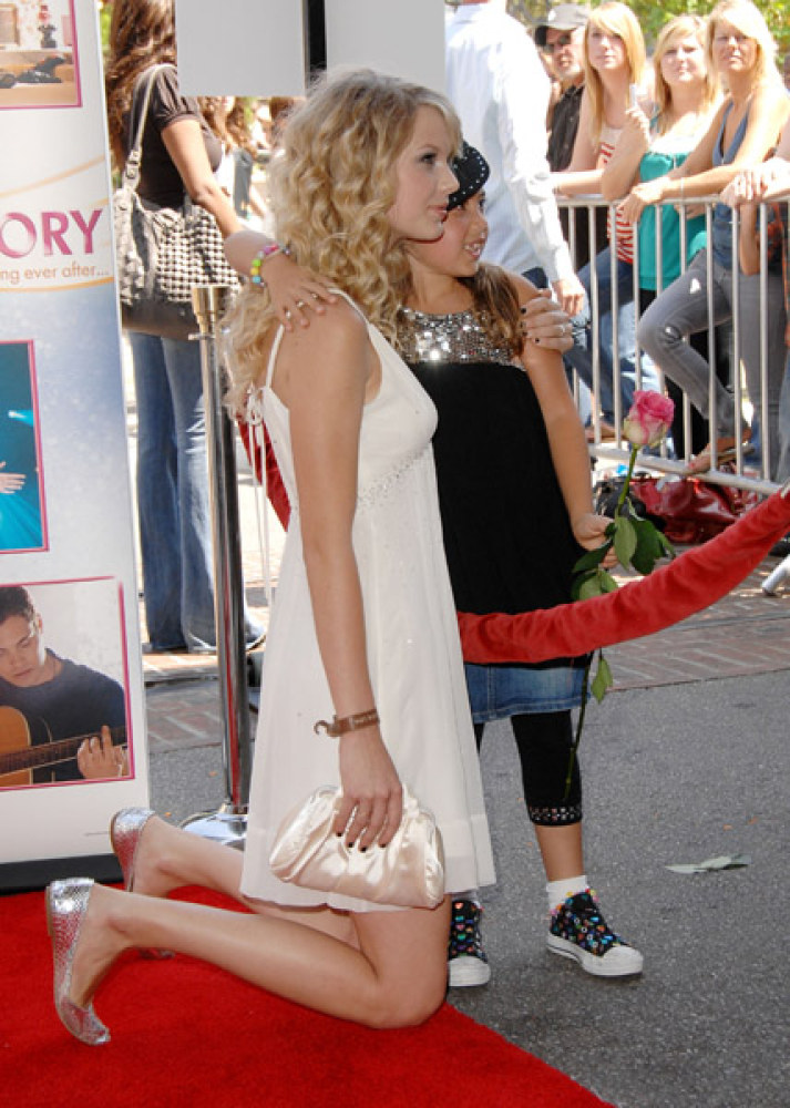 >Taylor Swift