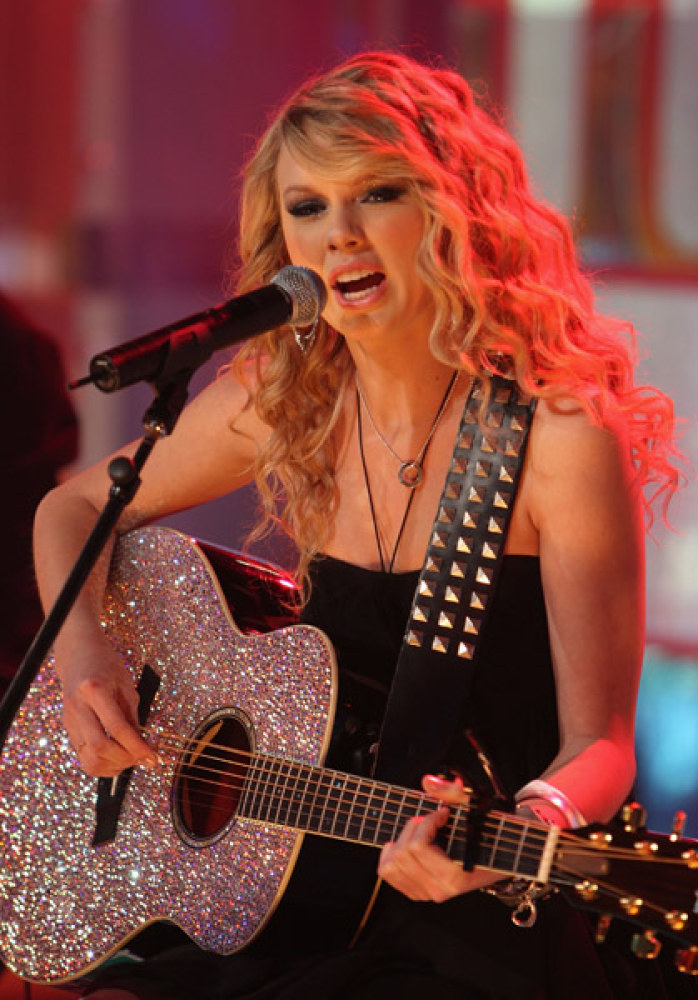 >Taylor Swift