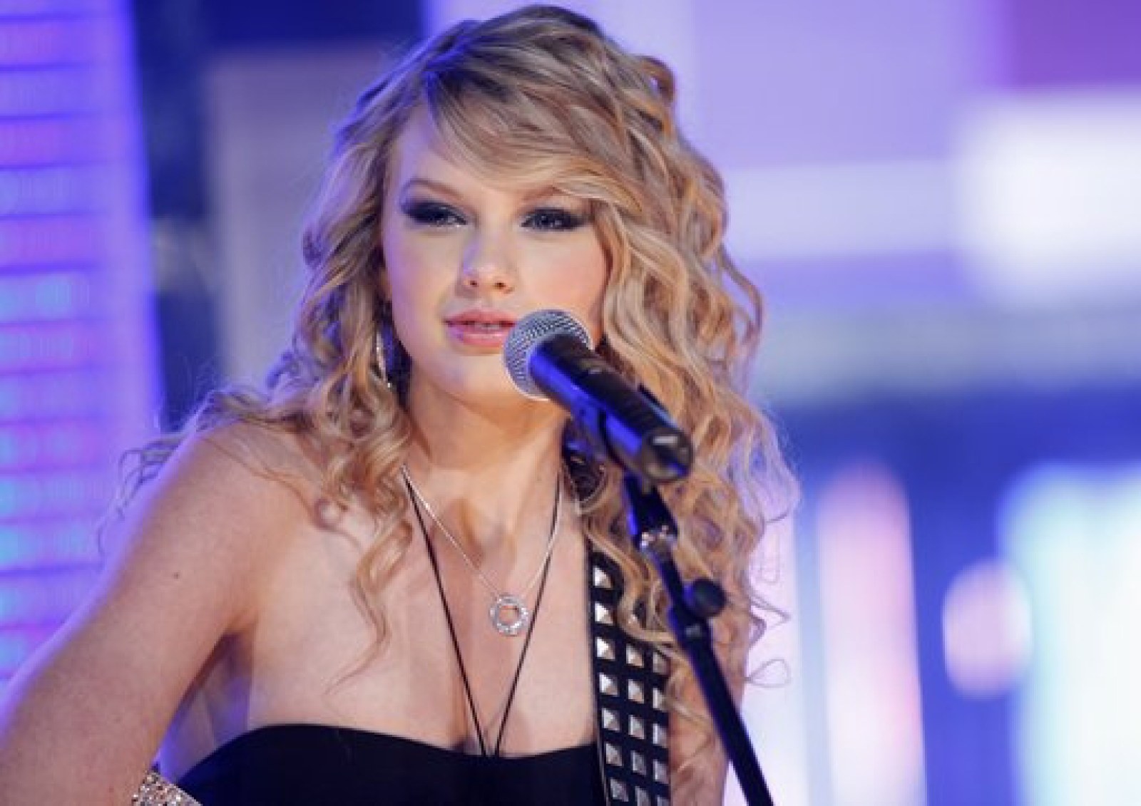 >Taylor Swift