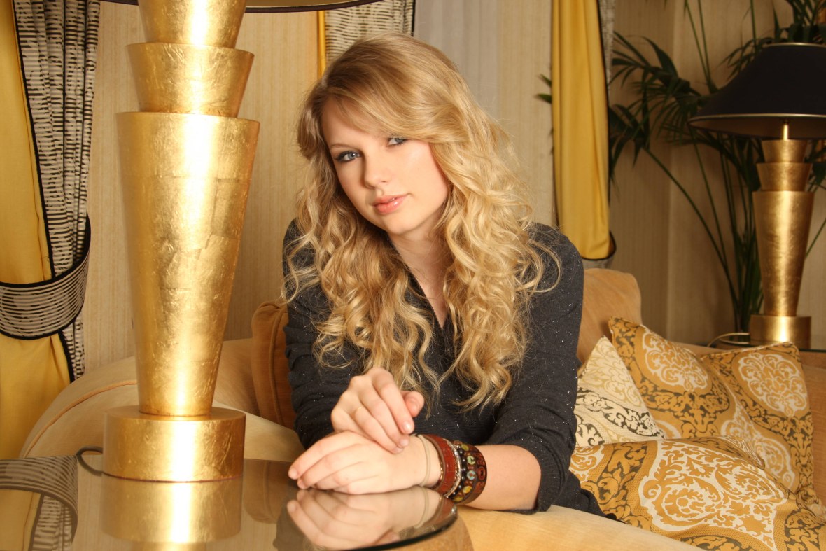 >Taylor Swift