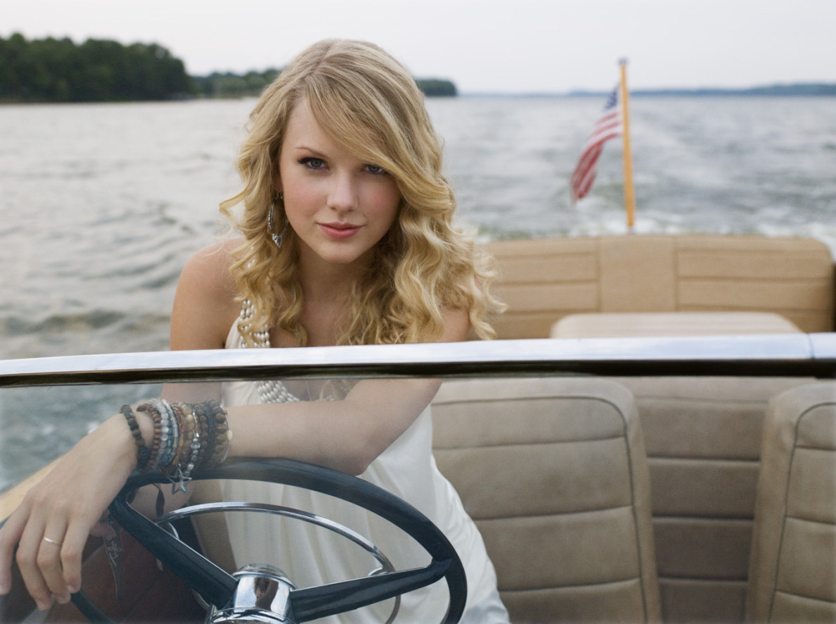>Taylor Swift
