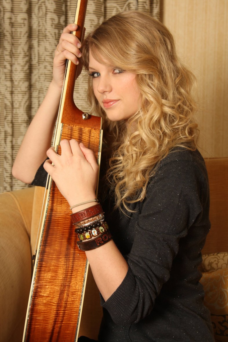 >Taylor Swift