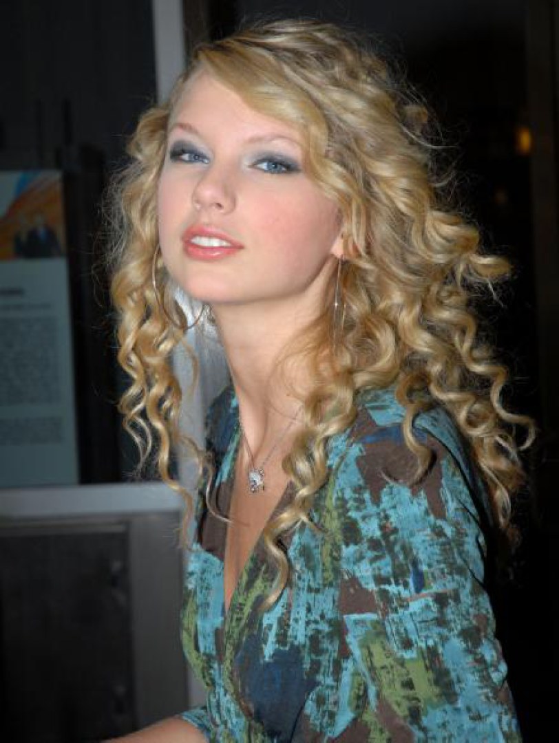>Taylor Swift