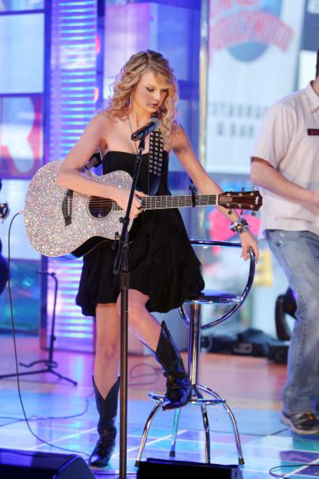 >Taylor Swift