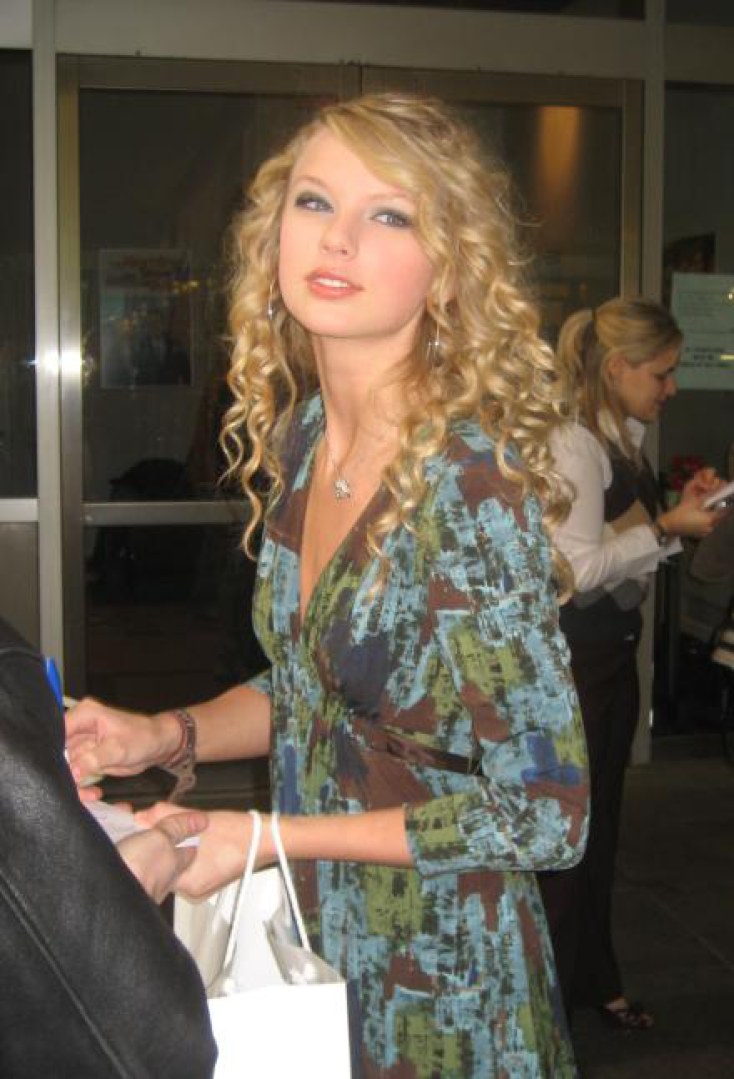 >Taylor Swift
