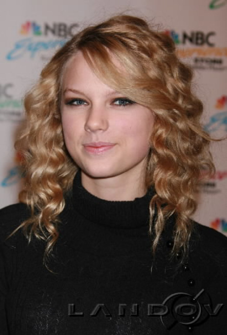 >Taylor Swift