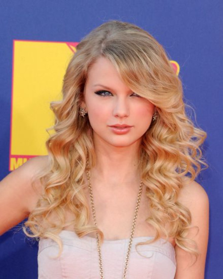>Taylor Swift