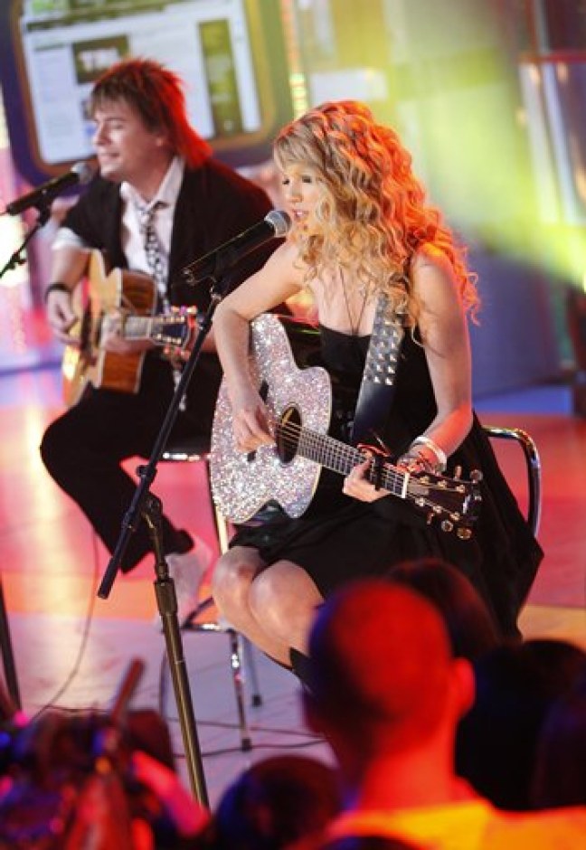 >Taylor Swift