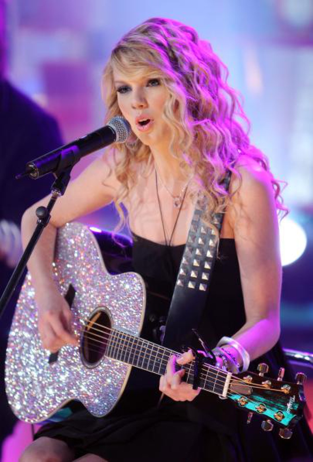 >Taylor Swift