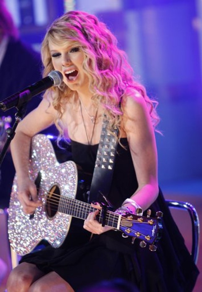 >Taylor Swift