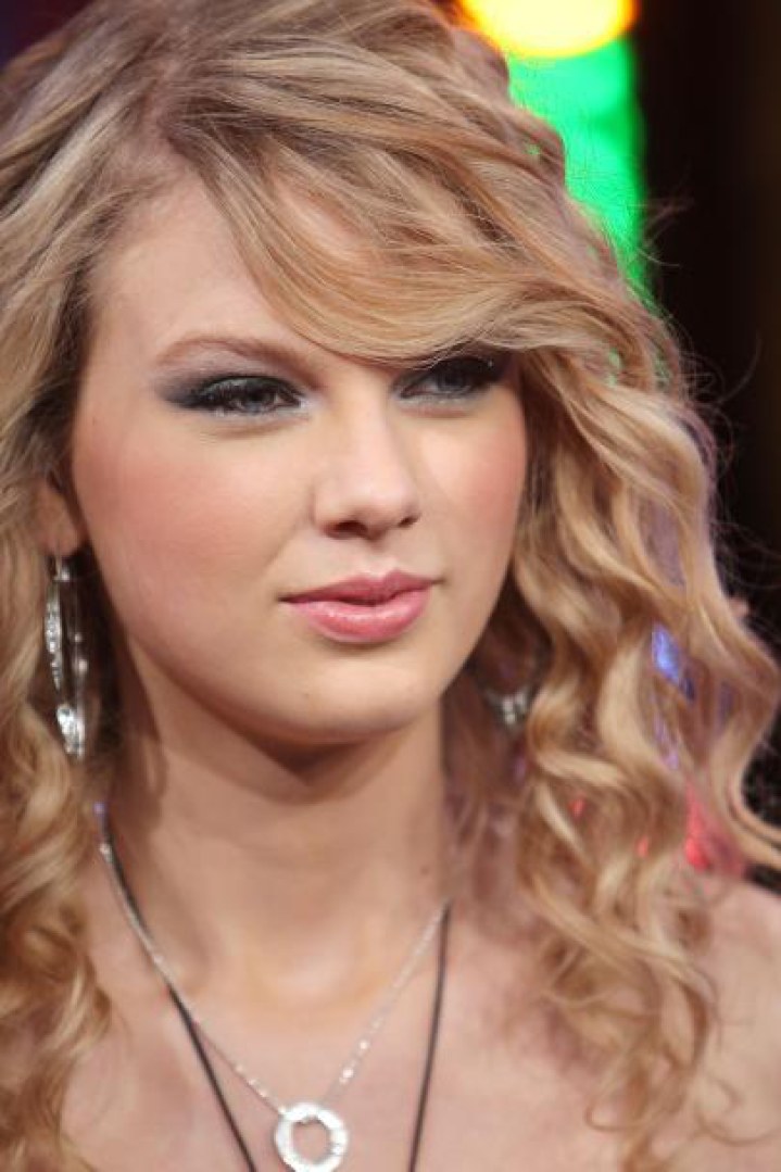 >Taylor Swift