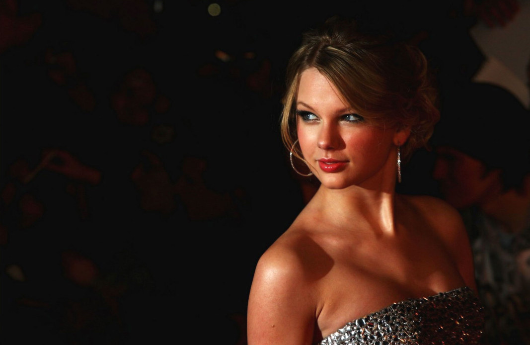 >Taylor Swift